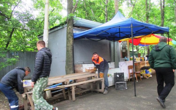 Мэрия Владивостока продолжает борьбу с незаконными торговыми объектами