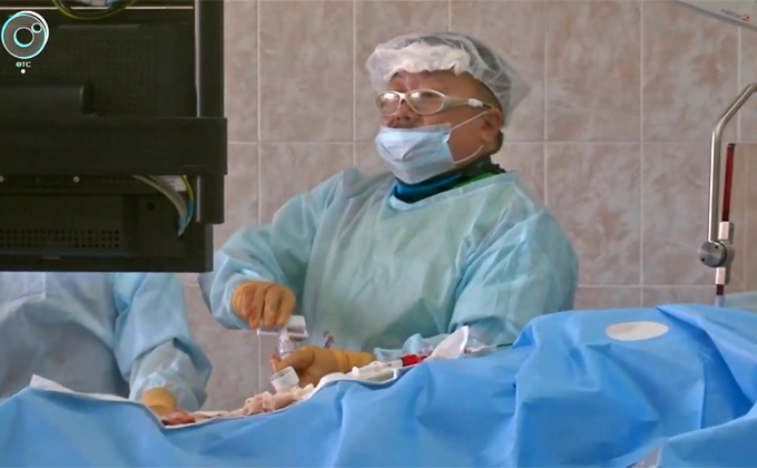 Уникальную операцию на колене провели новосибирские хирурги