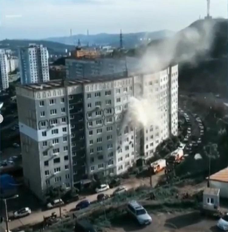В МЧС Приморья рассказали подробности пожара в многоэтажке