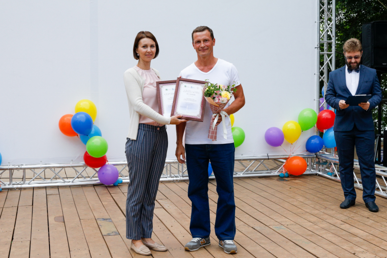Многоквартирным домам Владивостока вручили денежные сертификаты от мэрии