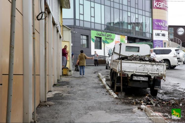 Улицу Крыгина во Владивостоке очищают от незаконных объектов