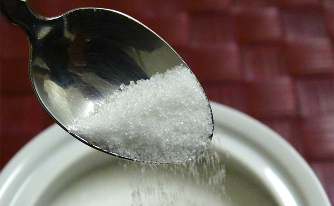 Бороться с низкими ценами на сахар посоветовали России