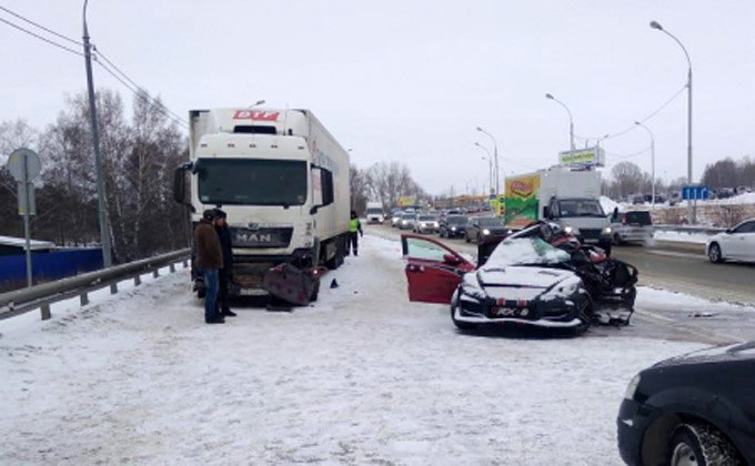 Бердчанин на «Мазде» погиб в столкновении с грузовиком
