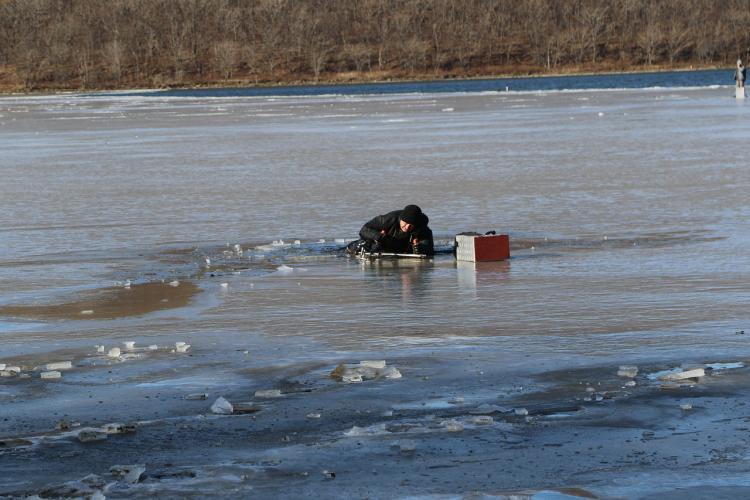 Опасно для жизни: Выход на лед во Владивостоке запрещен
