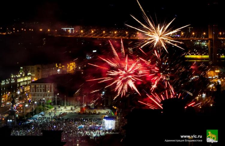 Новогодний фейерверк во Владивостоке можно будет увидеть с шести точек