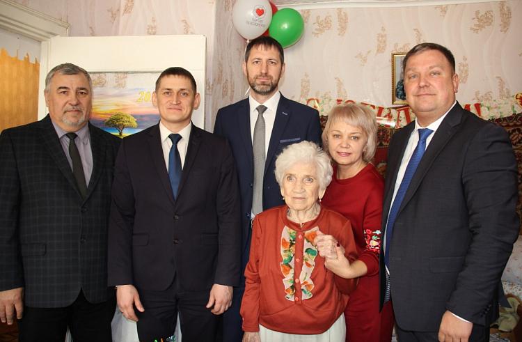 Жительница Уссурийска отметила 100-летний юбилей