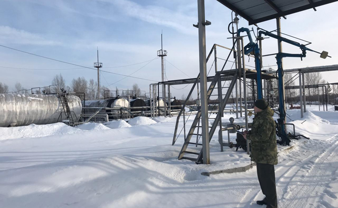 Незаконный нефтяной завод организовал житель Криводановки
