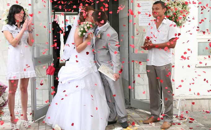 Только 4% молодых пар из Новосибирска планирует свадьбы в 2020 году