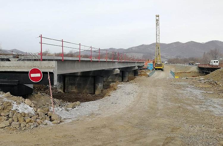 Важный для приморцев мост построят раньше заявленного срока