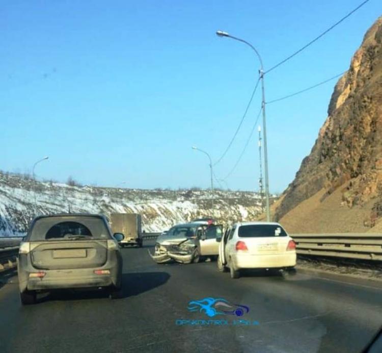 Жёсткое ДТП произошло на объездной трассе Владивостока