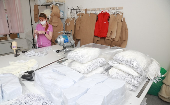 Тысячи масок вместо сотен пиджаков шьют предприятия Новосибирска