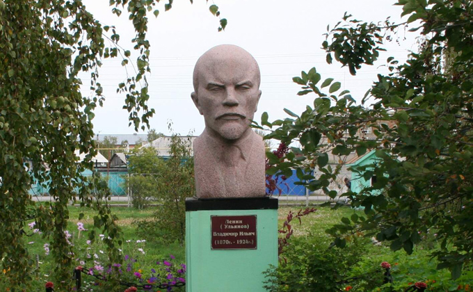 Судьба памятников Ленину в районах – казусы истории