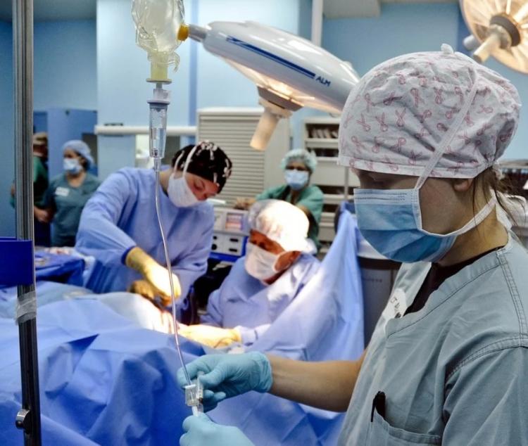 Во Владивостоке врачи провели сложнейшую операцию по направлению онкология