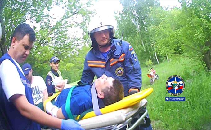 Пенсионер на крутом байке сломал три конечности в новосибирском овраге