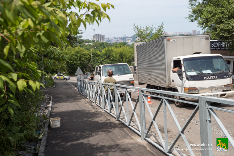 На пяти улицах Владивостока проводят комплексный ремонт