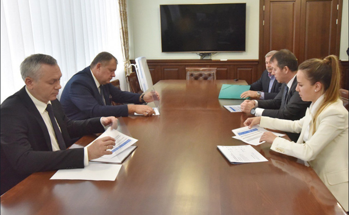 Губернатор Травников и руководитель УК «Сибантрацит» Катерина Босов обсудили сотрудничество