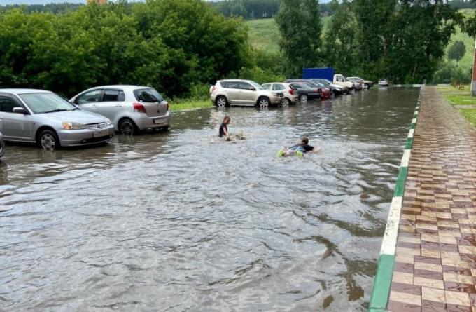Ливень затопил улицы Новосибирска