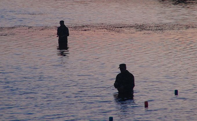 Пьяный рыбак на матрасе утонул в 100 метрах от берега