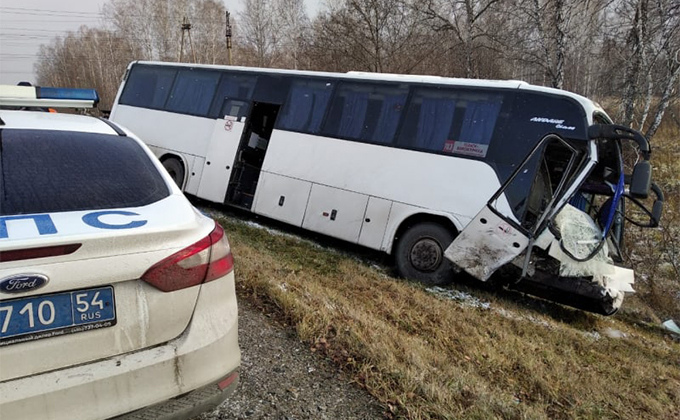 Четверо погибли при столкновении автобусов в Болотнинском районе