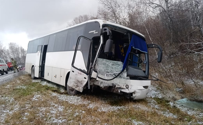 Четверо погибли при столкновении автобусов в Болотнинском районе