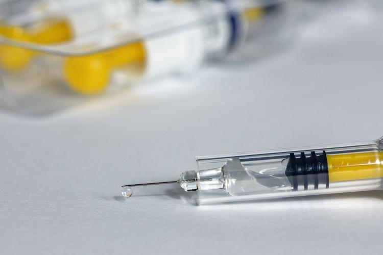 Биолог выделила главный недостаток вакцин от коронавируса