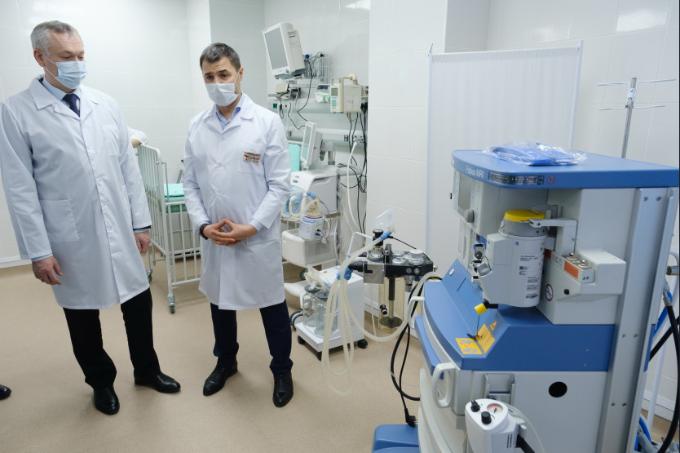 Реконструкцию отделения реанимации в детской больнице скорой помощи проверил губернатор Травников