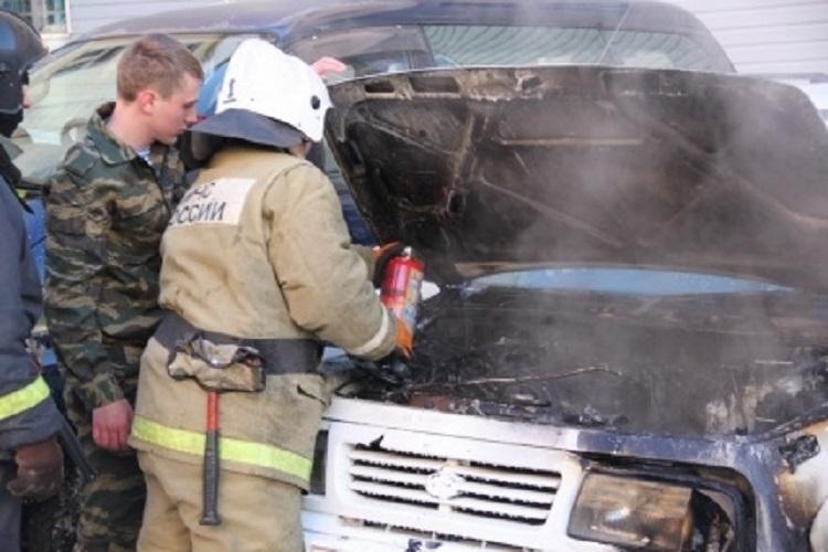 Известны подробности возгорания автомобиля на парковке во Владивостоке