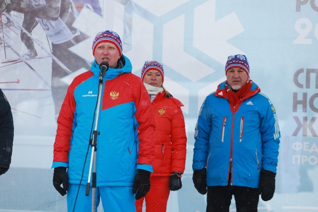 Романтичный старт «Лыжни России-2021» состоялся в Новосибирске
