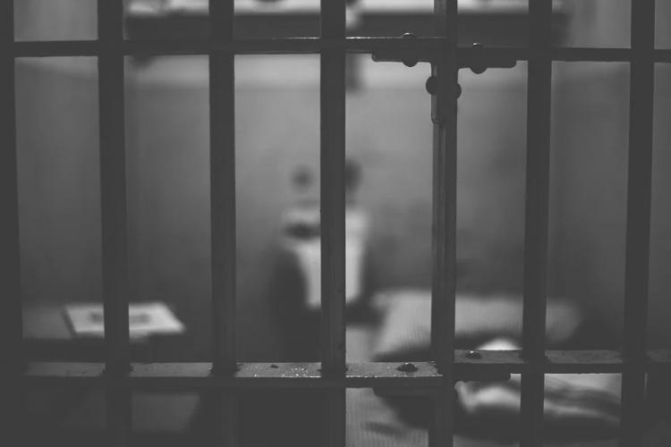 Приморца приговорили на пять лет тюрьмы за нападение на полицейского