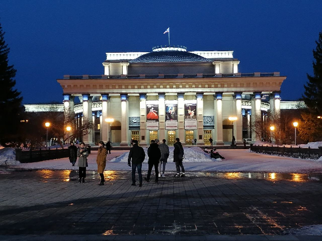 Подсветку Оперного театра выключили в Новосибирске