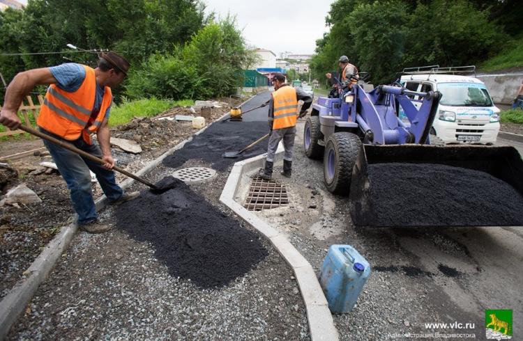 На улицах Фрунзенского района отремонтируют тротуары