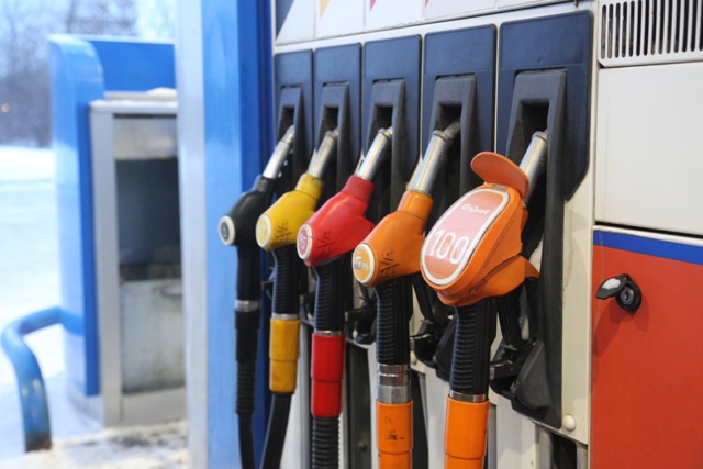 Рост цен на топливо в регионе прокомментировали в Новосибирскстате