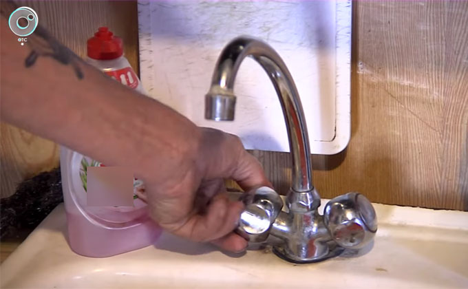 Без воды страдают жители села Быстровка