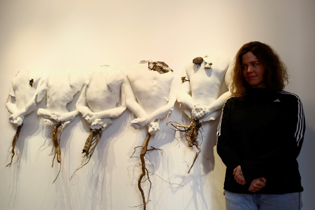 «Фаза: переход»: художница Маяна Насыбуллова представила новую выставку о телесности и стандартах красоты
