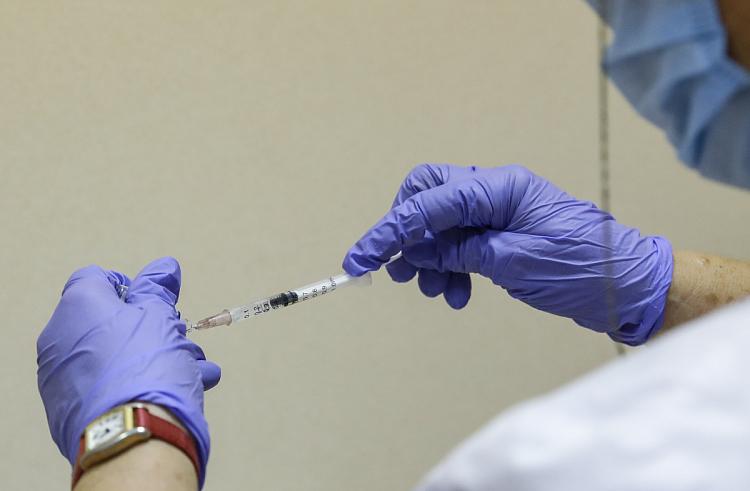 Специалисты рассказали популярные мифы о вакцинации