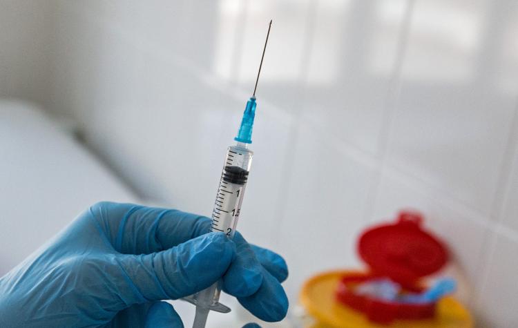 Более 100 тысяч жителей Владивостока сделали прививку от COVID-19