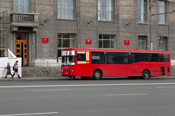 Губернатор Андрей Травников выделил средства на закупку 150 автобусов для Новосибирска
