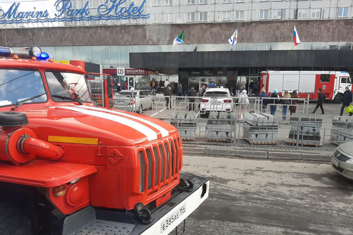 Более 500 постояльцев «Маринс Парк Отель» эвакуированы в Новосибирске
