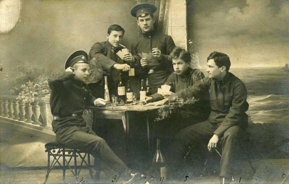 Алкогольные бунты в Сибири столетие тому назад: как и что тогда пили