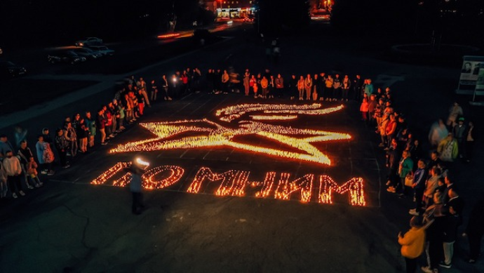 «Ощущать цену свободы мы должны на генетическом уровне»: новосибирцы зажгли 6000 свечей в память о Второй мировой войне