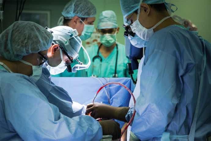 Новосибирские врачи первыми в России прооперировали человека с большим сердцем