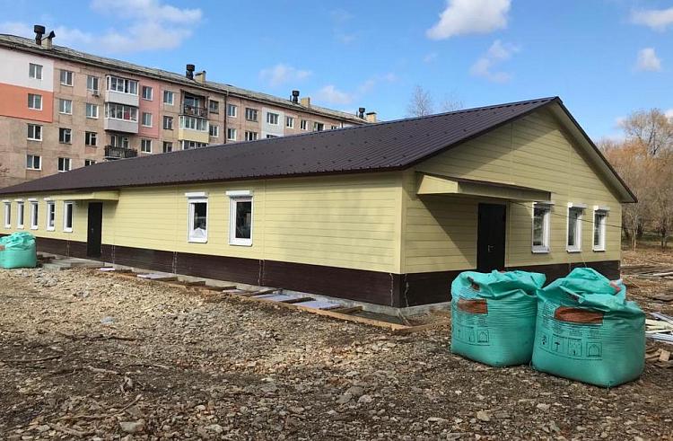 В Дальнегорске Приморья завершают строительные работы в амбулаториях