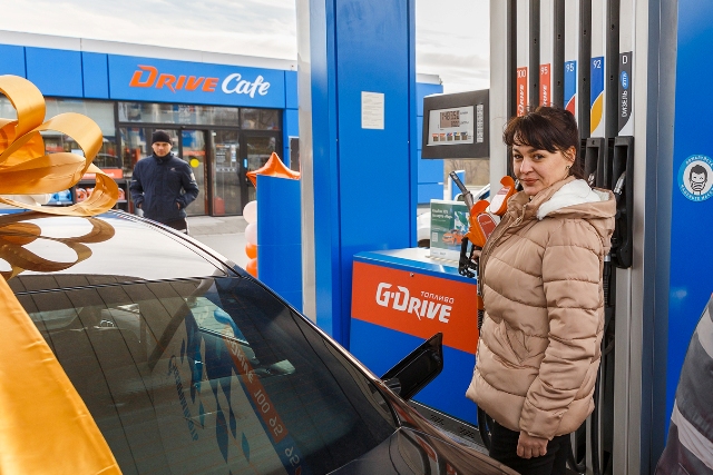 Жительница Барабинска выиграла BMW на автозаправке