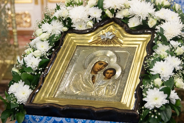 В Вознесенском соборе прошла литургия в день празднования иконы Божией Матери «Казанская»