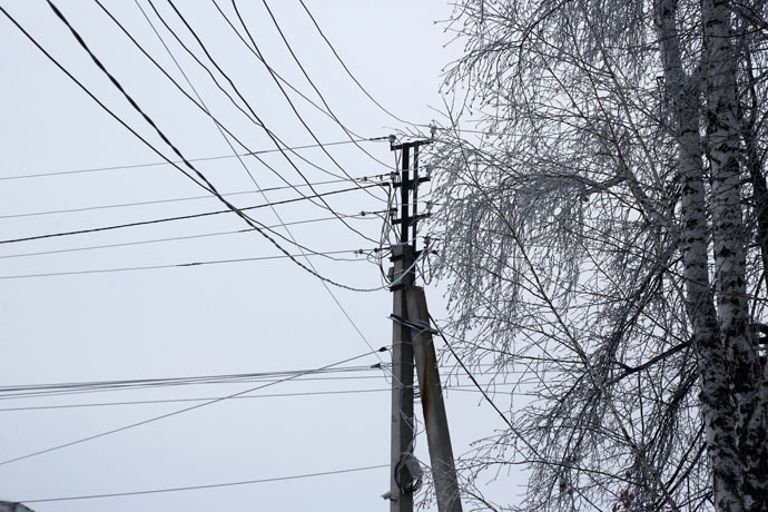 Проблему обрыва проводов зимой решил новосибирский ученый