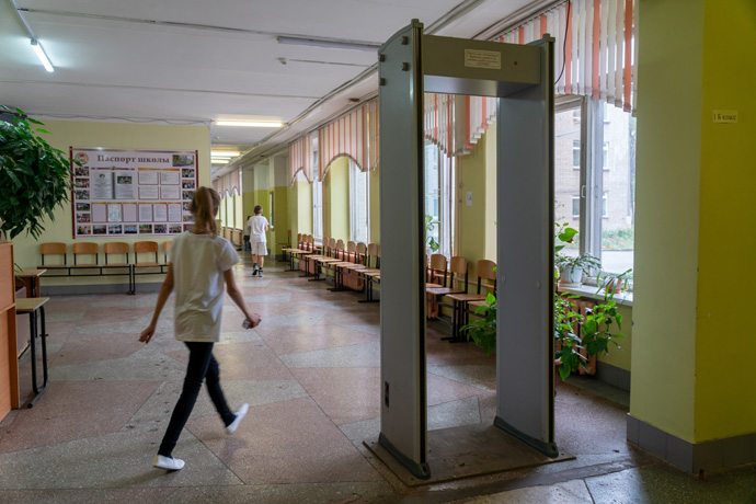 Классы и школы закрывают из-за роста ОРВИ в Новосибирской области