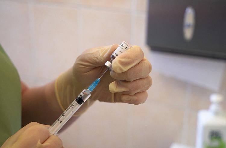 В центре Владивостока открылся еще один пункт вакцинации