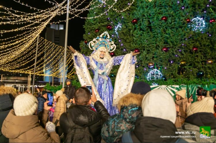 Жителей Владивостока приглашают встретить Новый год на центральной площади