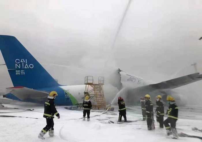 Самолет Ту-204 вылетел из Новосибирска и сгорел в Ханчжоу