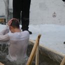 Заключенные в белых рубахах смыли грехи в Новосибирской области